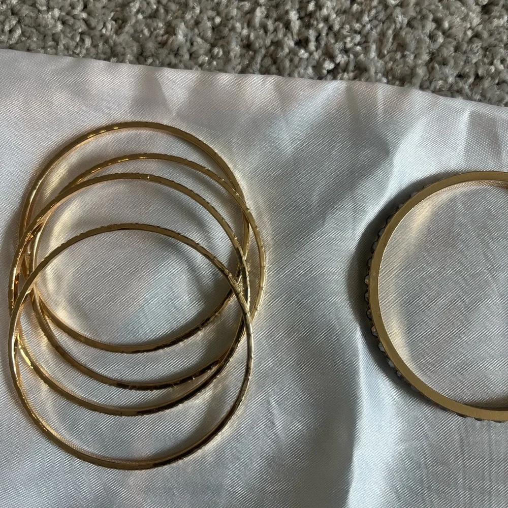 Bracelets - Picture 1 of 4